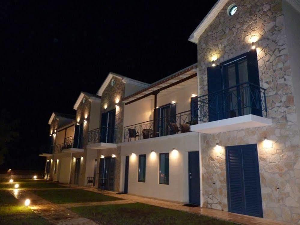 Ilianthos Apartments & Studios Mikros Gialos Exteriér fotografie