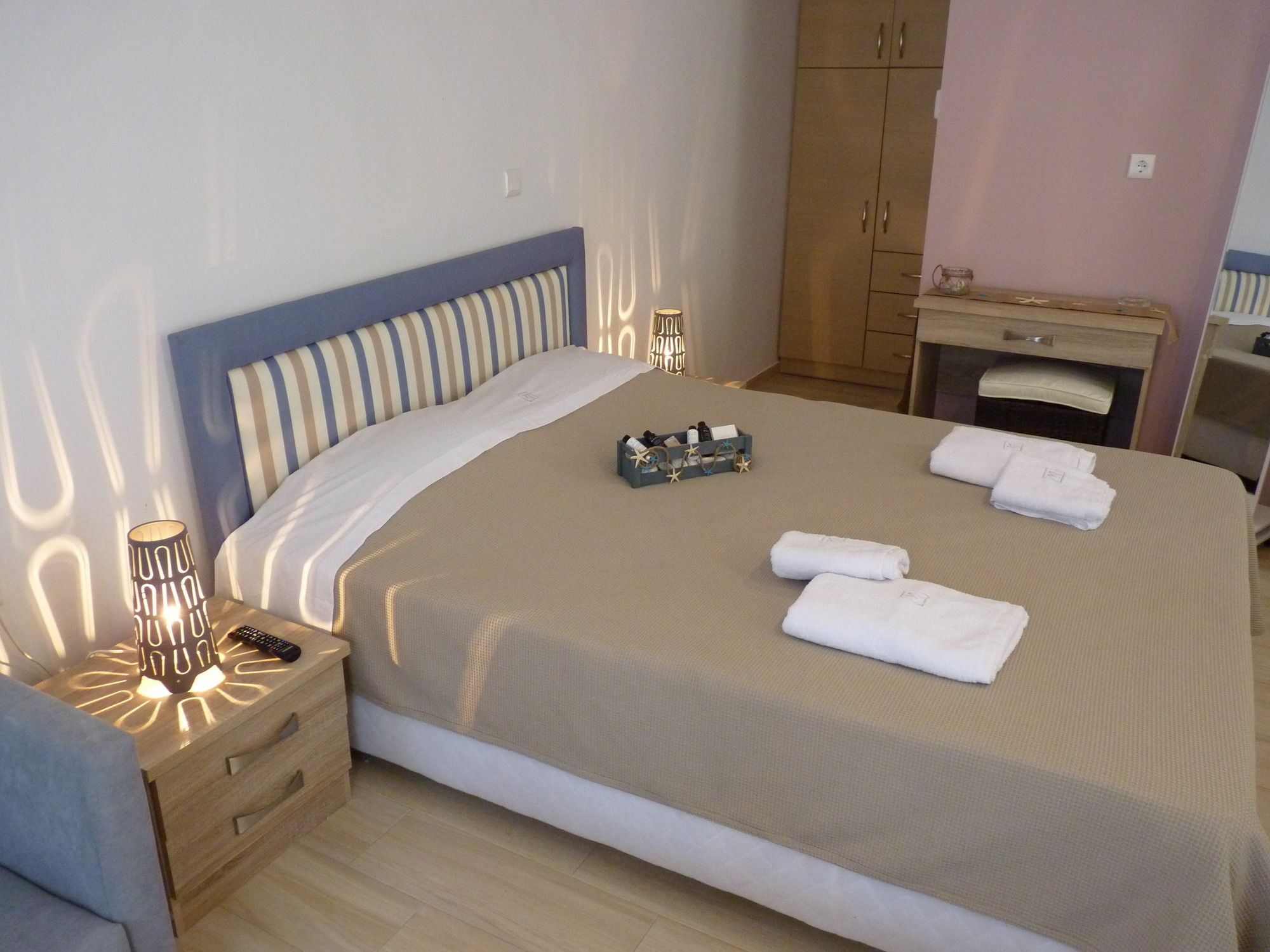 Ilianthos Apartments & Studios Mikros Gialos Exteriér fotografie